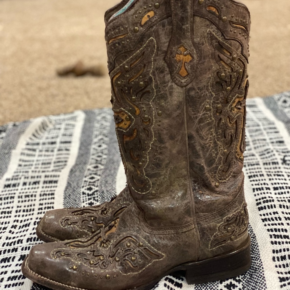 Corral boots